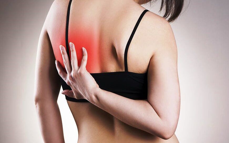 pain under the left shoulder blade from the back